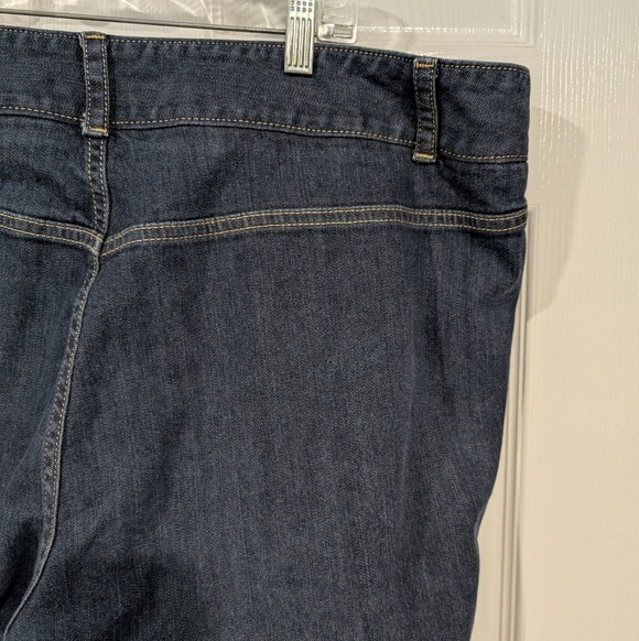 Talbot's Woman Petites Dark Wash Signature Flare Denim Jeans in Size 22W - Picture 8 of 13